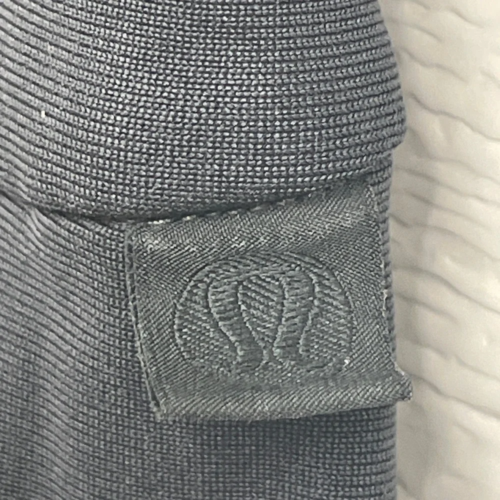 Lululemon 30 Inch Waist Slate Gray‎ Commission Pants Slim Fit Chino
